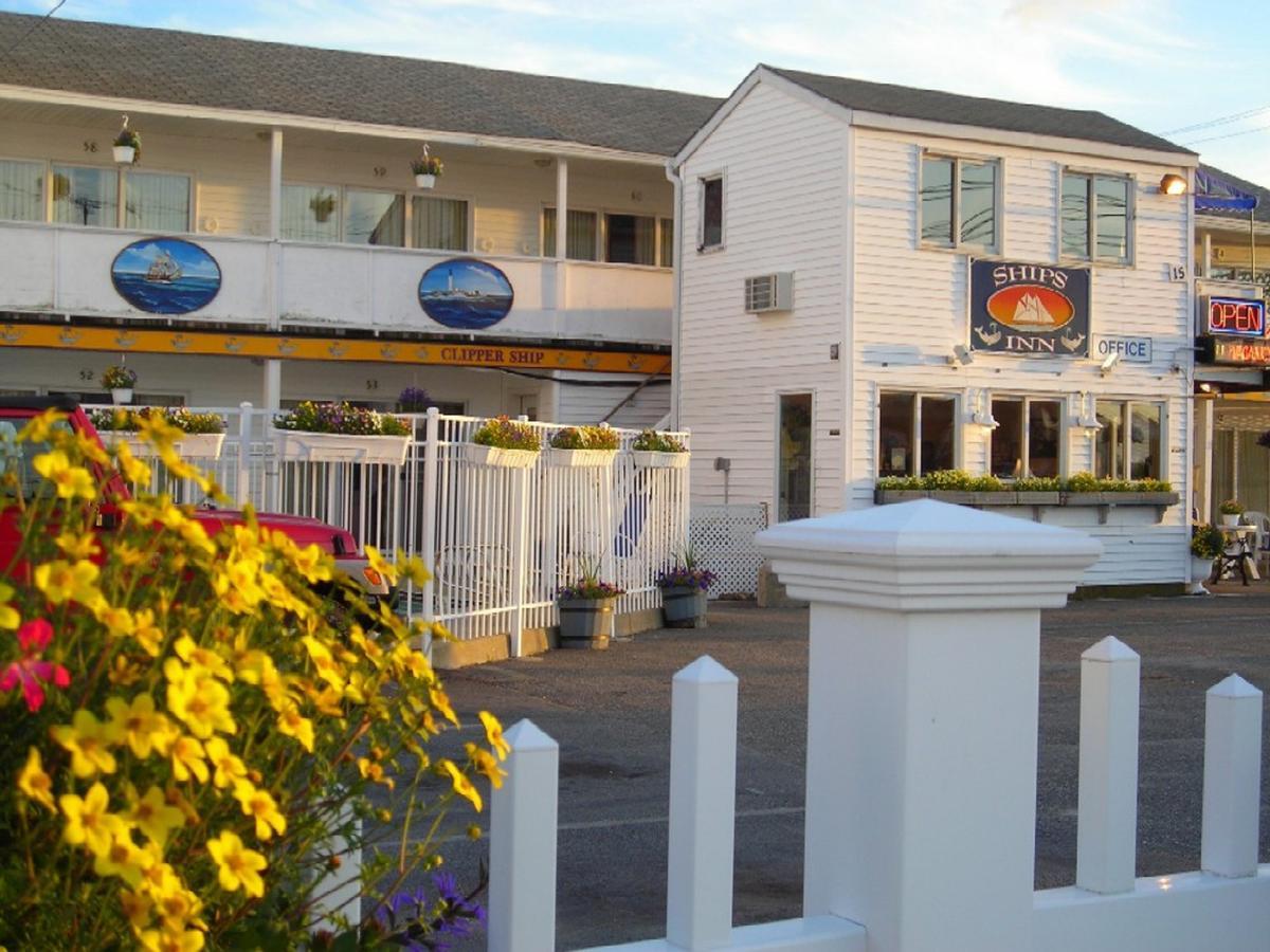 Ships Hotel