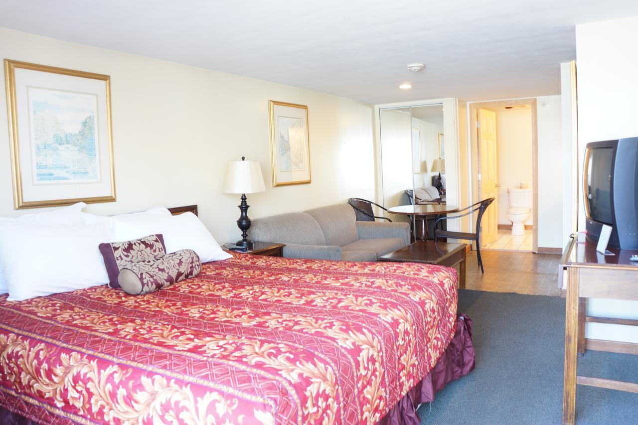 Ships Hotel Hampton